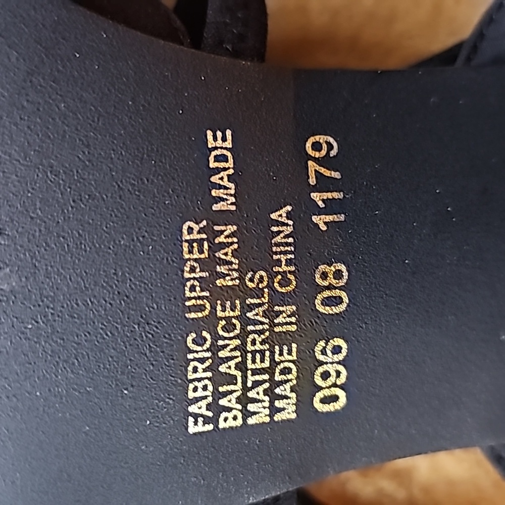 Shoes - Picture 14 of 16